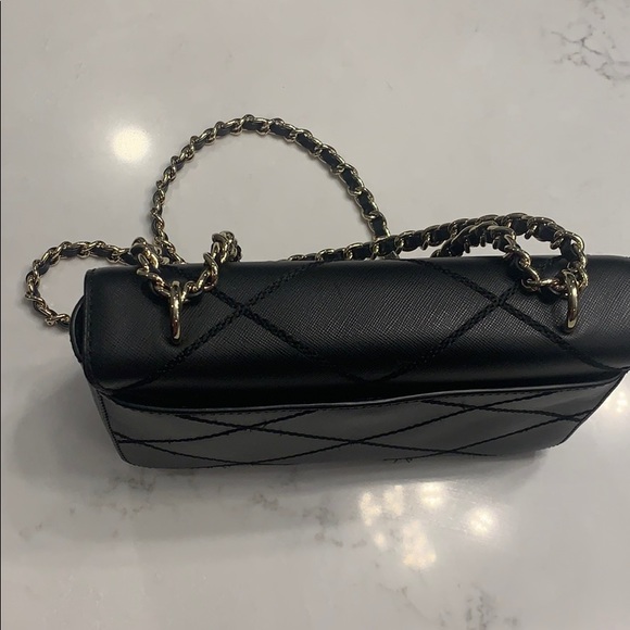 Tory Burch gold tone shoulder bag - Picture 5 of 13